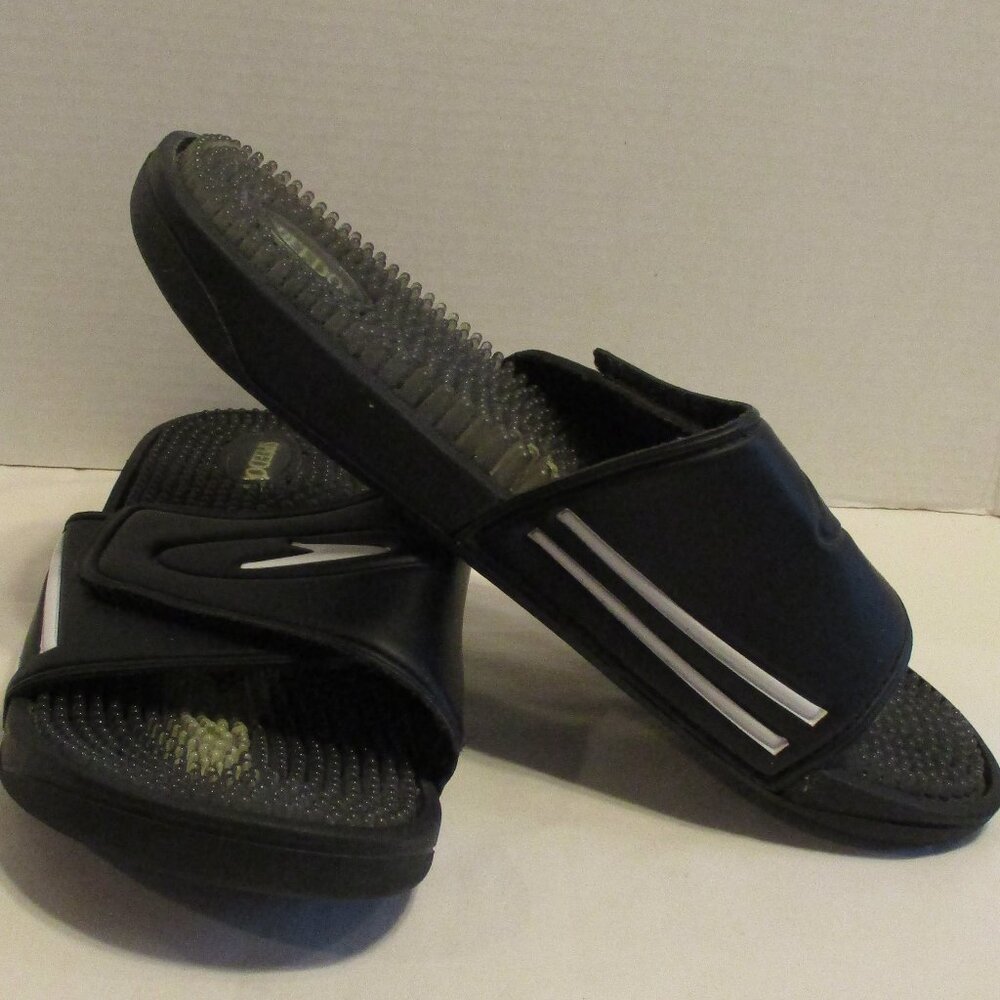 Speedo Sandals Men Size 12 Black White Pool Beach Ocean Sand Walking Sandals